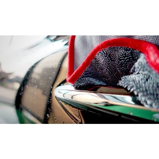 Kétoldalú, mikroszálas törlőkendő